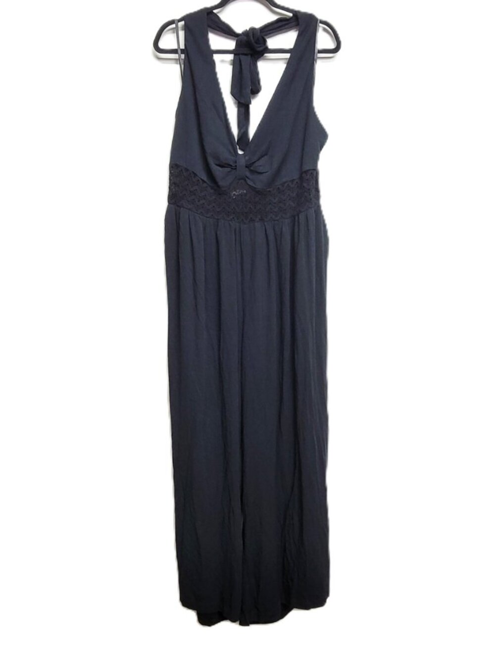 NWT Torrid 2 Festi Black Halter Jumpsuit with Lace Detail 2X 18 20 - Picture 6 of 11